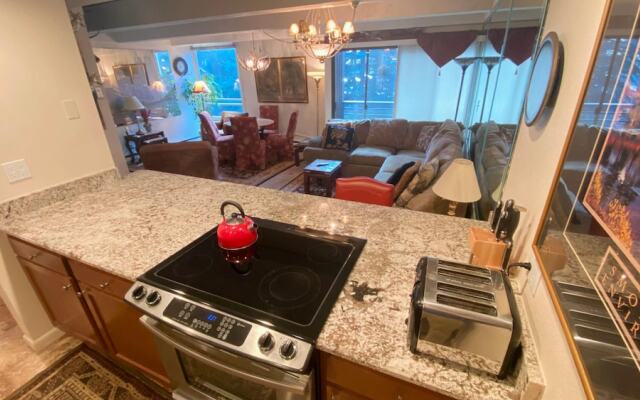 #211 Vail International