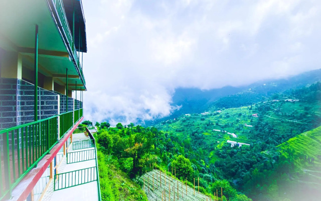 Pristine Mountain Lodge