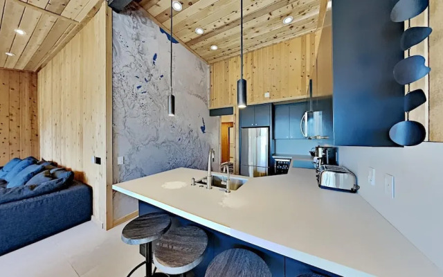 Beautifully remodeled 3 Bedroom Condo