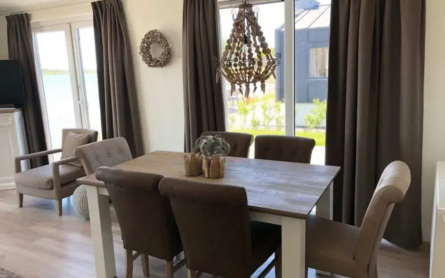 Modern Chalet on the Water of the Markermeer