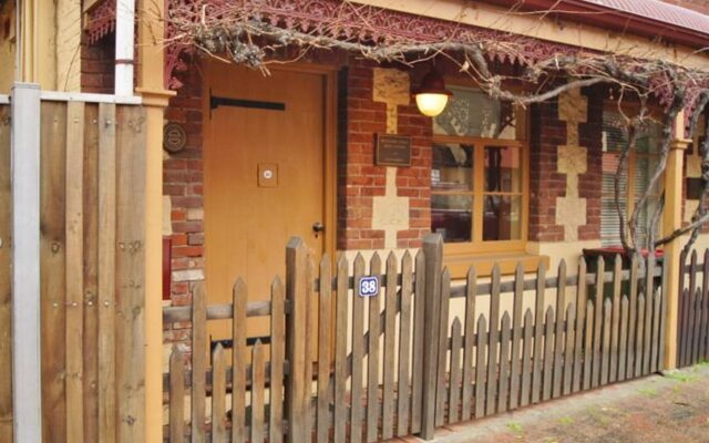 Adelaide Heritage Cottages & Apartments