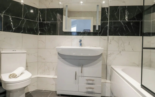 Flat 6, Thornlow Heights