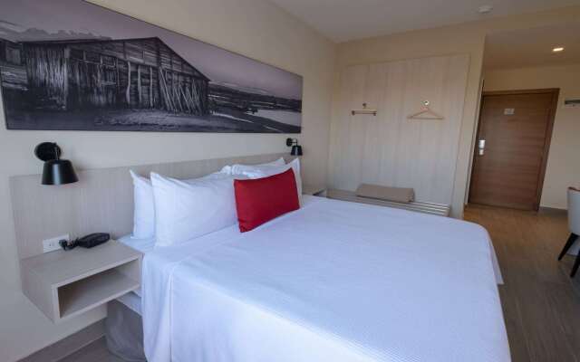 Super 8 By Wyndham Manzanillo