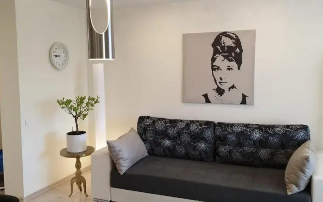 Samsara I: Peace begins with a smile