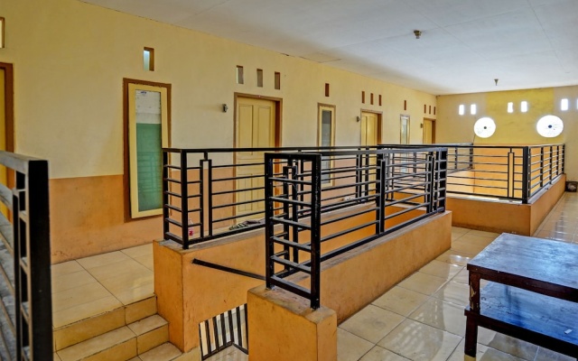 Hotel O Lili Kost SyariahNearKetapang Royal City