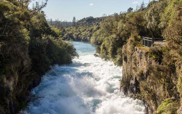 Quality Suites Huka Falls