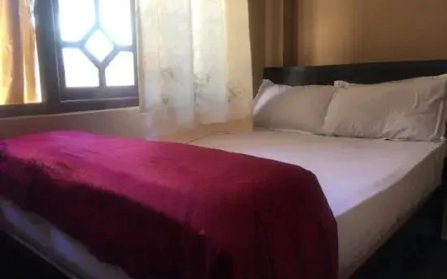 Hotel Ratna