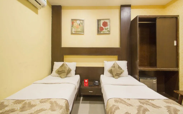 Sree Chandana Hotel by OYO Rooms
