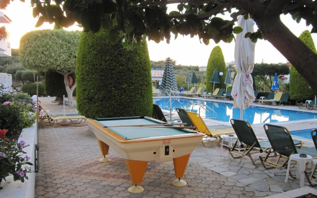 Nikolas Villas Apartments