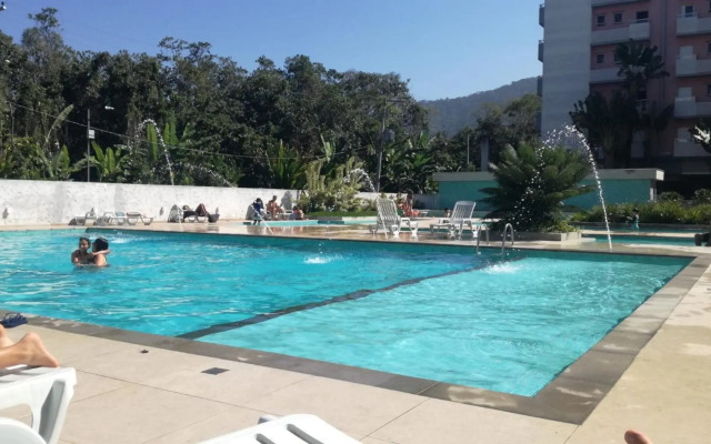 Apartamento com piscina em Ubatuba perto da praia