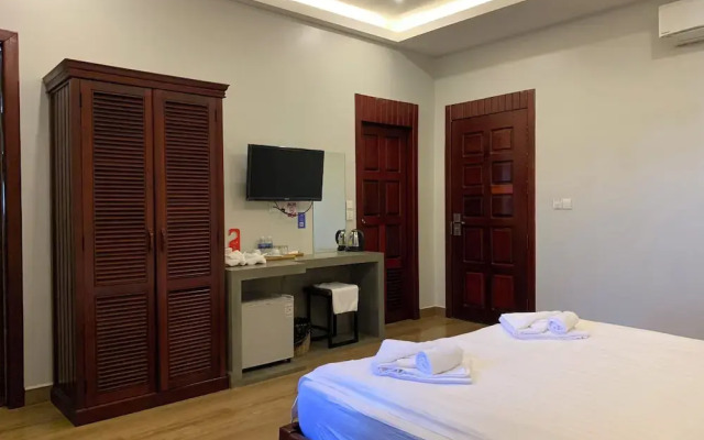 Nico's Hotel 2