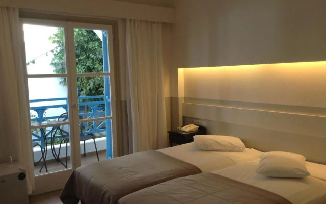 Kamari Beach Hotel