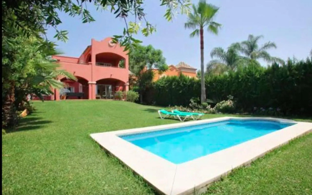 Villa 9 La Alzambra-Puerto Banus