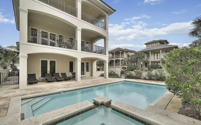 Bella Destina by RedAwning