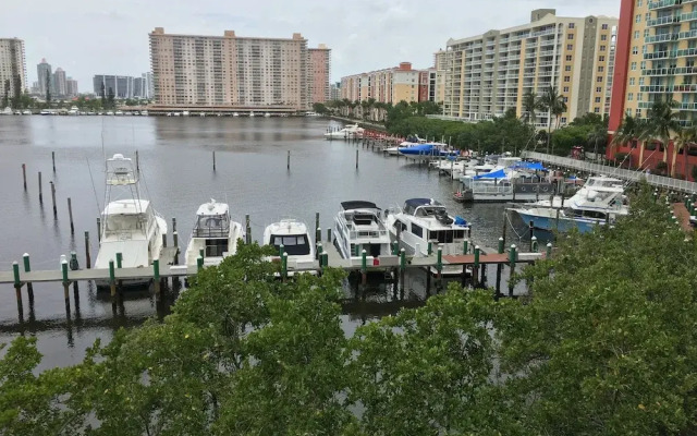 Big Place in Sunny Isles near Beach