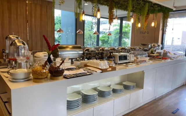 Civic Horizon Hotel & Residence