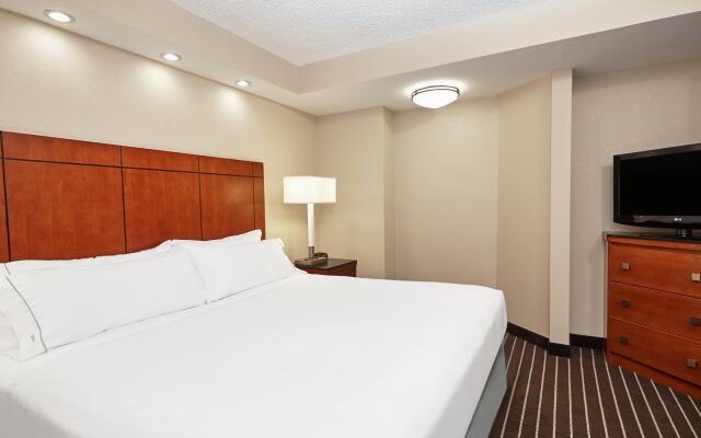 Holiday Inn Express Hampton - Coliseum Central, an IHG Hotel