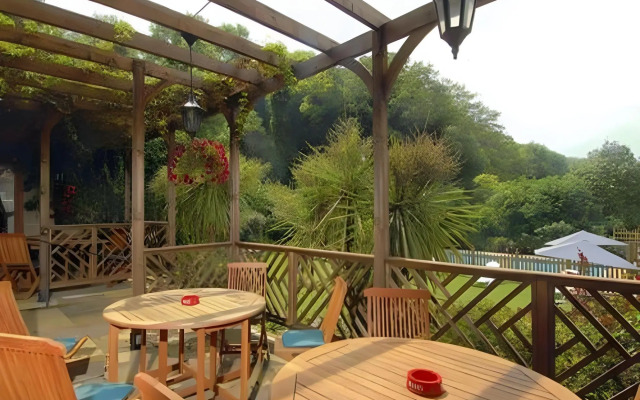 Eversley Hotel