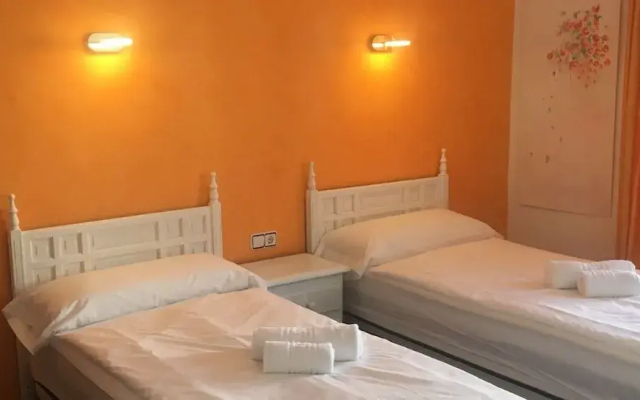 Hostal Tbaida