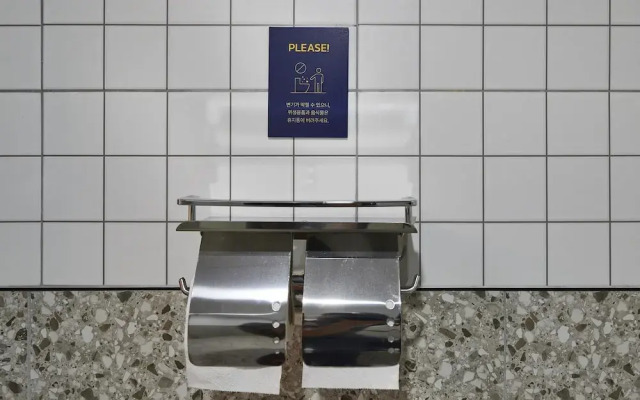 Seosan Lake Park Just Sleep Hotel