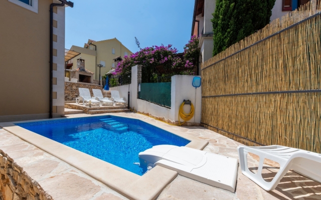 Apartment Dalis - open swimming pool: A2 prizemlje Cove Osibova (Milna), Island Brac