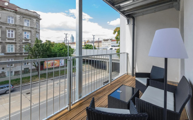 Spacious Apartment in Center with Terrace