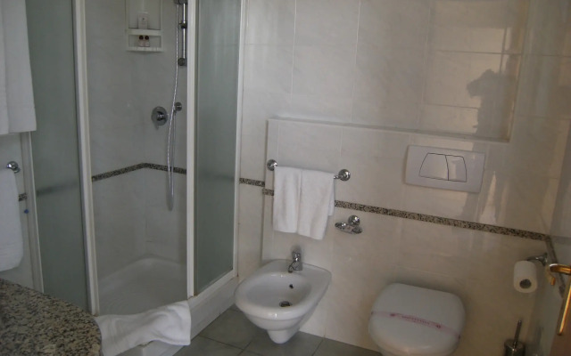 King's House Hotel Resort