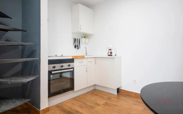 Th08 Apartamento Moderno con Patio Privado