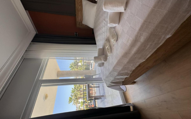 Gerence Otel by Lamira