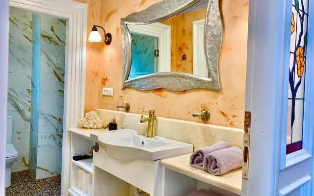 Athenas - Neoclassic Harbour View