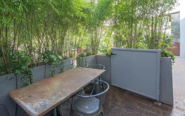 Modern Industrial 80m2 Apartment Near Bastille