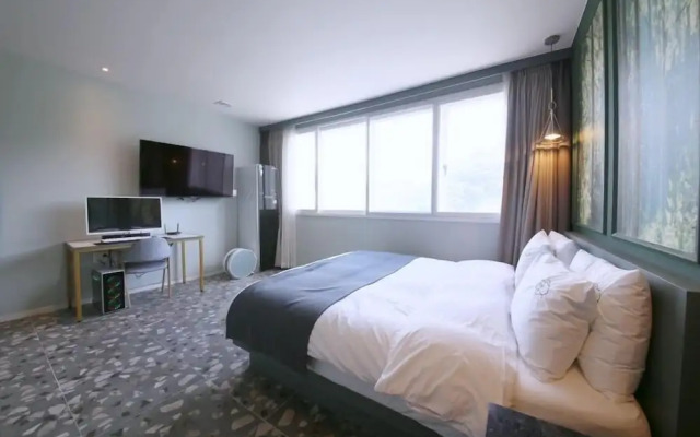 Stay-inn Hotel