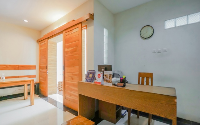90319 Angler Guest House Malang