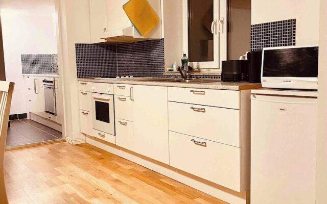 Bjurvik's Villa - Flat 1 - Business Customers Only