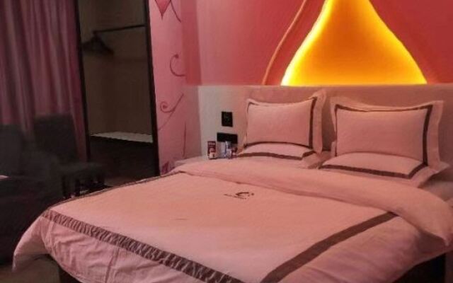 Pingguo Weisner Theme Hotel