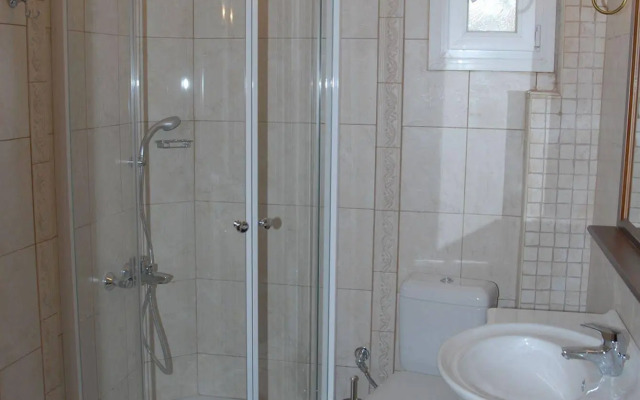 Kyknos De Luxe Hotel