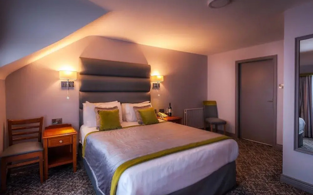 Lake Of Shadows Hotel