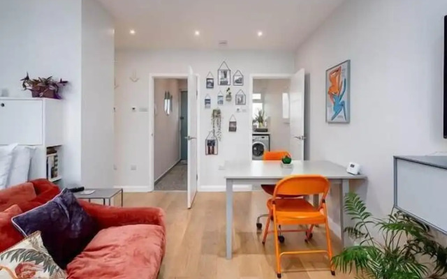 Stylish Brixton Hill Studio With Modern Charm