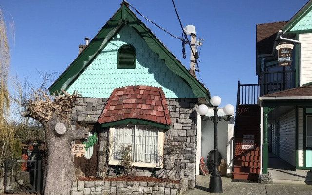 Little Inn on Willow
