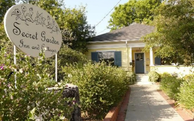 Secret Garden Inn and Cottages