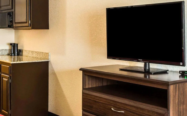 Quality Suites Hickory South