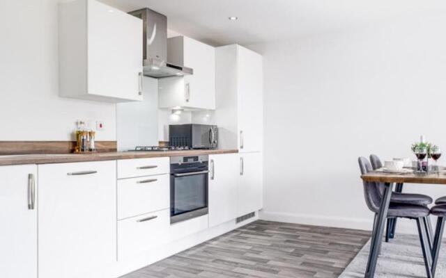 Modern Inn 5 Star Luxury 2 Bedroom Apartment in City Centre with Car Park