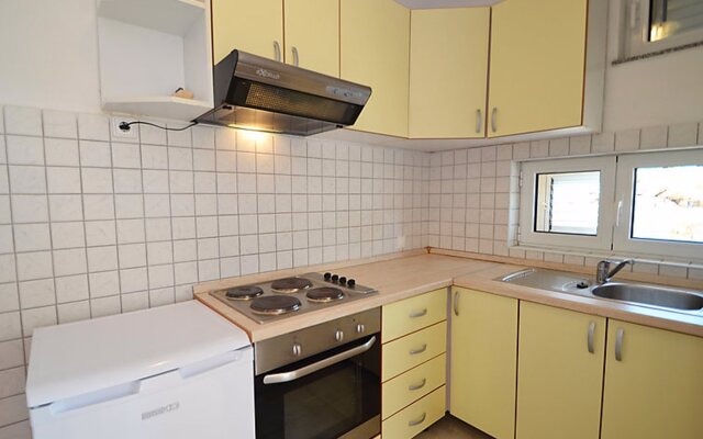 Apartment Golub Karlobag 25067