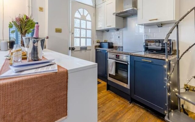 Romantic 1-bed House in Whitstable Real gem !