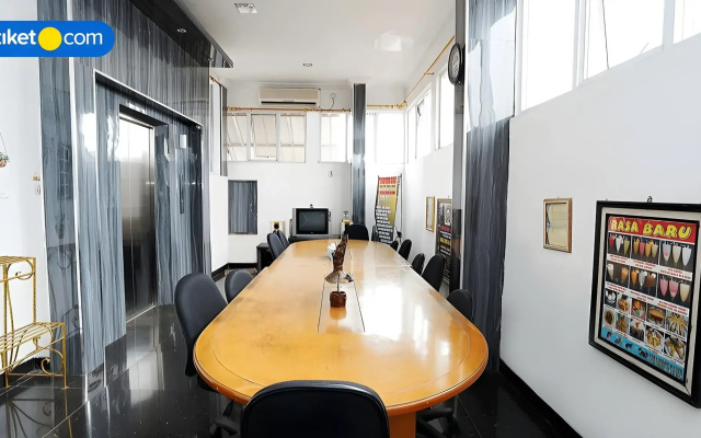 Hotel Salon Fora & Longhill Cafe Fora