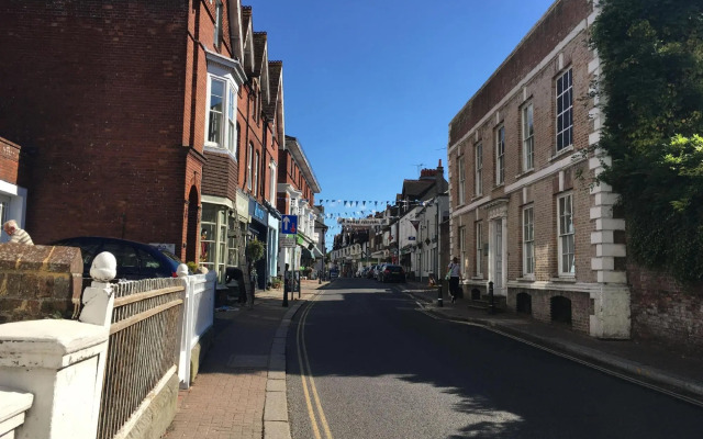 Morleys Bistro | By Huluki Sussex Stays