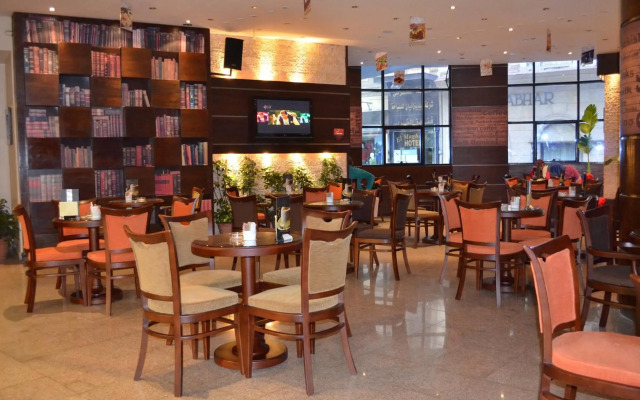 Cherry Maryski Hotel