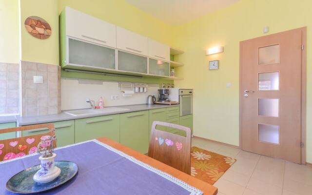 FM Deluxe 2-BDR Apartment - Homelike