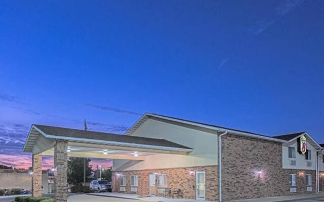 Super 8 Motel - Potosi