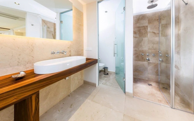 Villa Ausoleil by Akdenizvillam